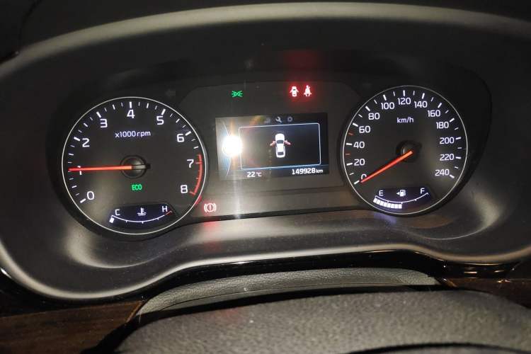 Used Kia K4 2014 1.8L Automatic DLX Odometer Close Up