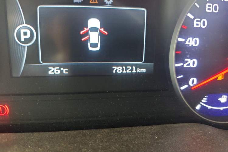 Used Kia K4 2014 1.8L Automatic GLS Odometer Close Up