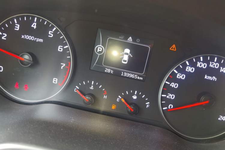 Used Kia K4 2014 1.8L Automatic GLS Odometer Close Up