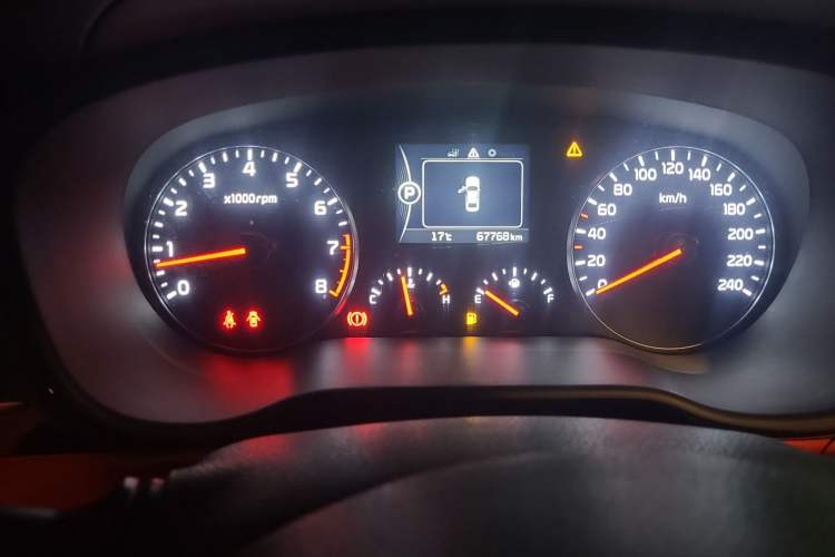 Used Kia K4 2014 1.8L Automatic GLS Odometer Close Up