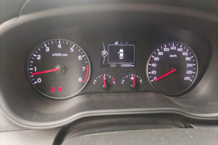 Used Kia K4 2014 1.8L Automatic GL Odometer Close Up