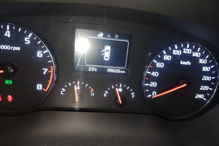 Used Kia K4 2014 1.8L Automatic GL Odometer Close Up
