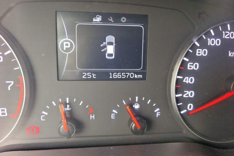 Used Kia K4 2014 1.6T Automatic Turbo Odometer Close Up