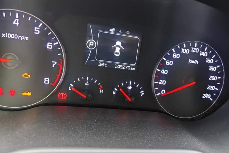 Used Kia K4 2014 1.8L Automatic GLS Odometer Close Up