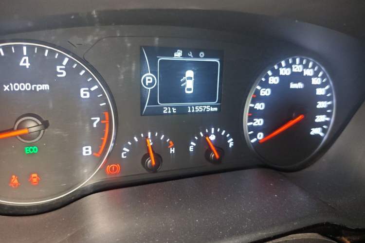 Used Kia K4 2014 1.8L Automatic GLS Odometer Close Up