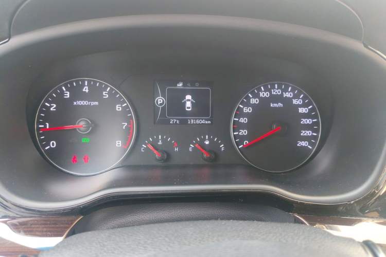 Used Kia K4 2014 1.8L Automatic GLS Odometer Close Up
