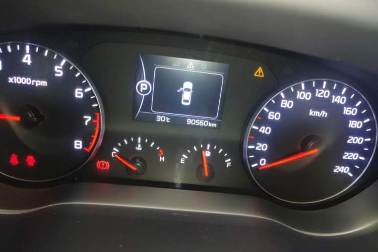 Used Kia K4 2014 1.8L Automatic GLS Odometer Close Up