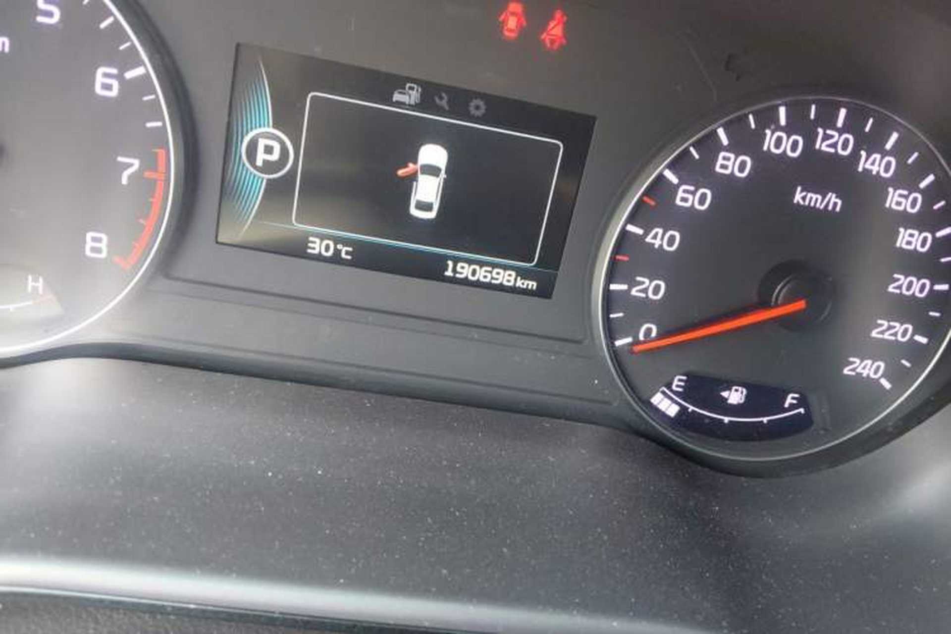 Used Kia K4 2014 1.8L Automatic DLX Odometer Close Up