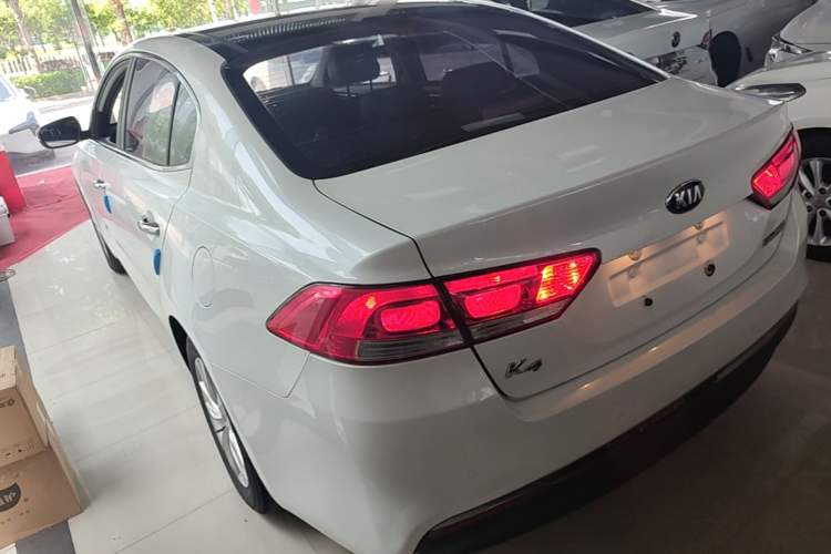 Used Kia K4 2014 1.8L Automatic GLS Rear Left 45 Deg