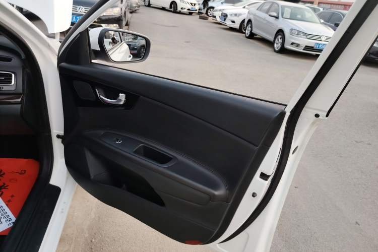 Used Kia K4 2014 1.8L Automatic GLS Right Front Door Interior