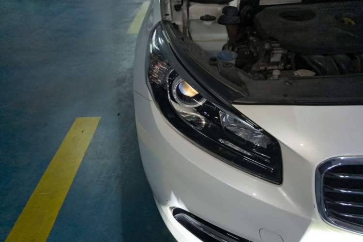 Used Kia K4 2014 1.8L Automatic DLX Right Front Headlight