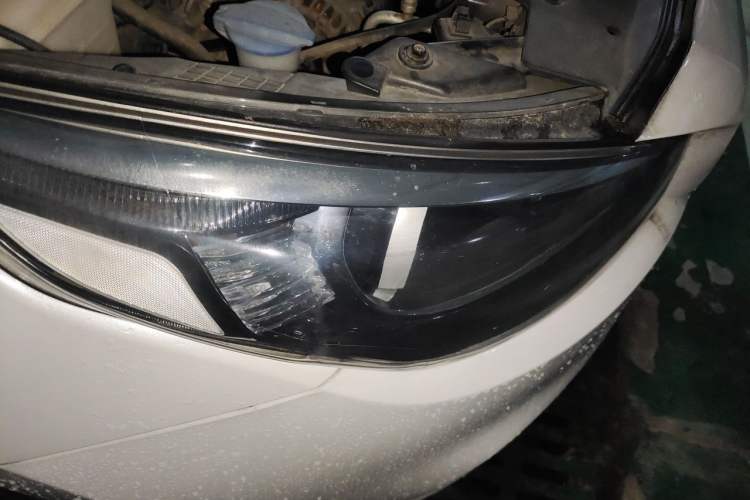 Used Kia K4 2014 1.8L Automatic DLX Right Front Headlight