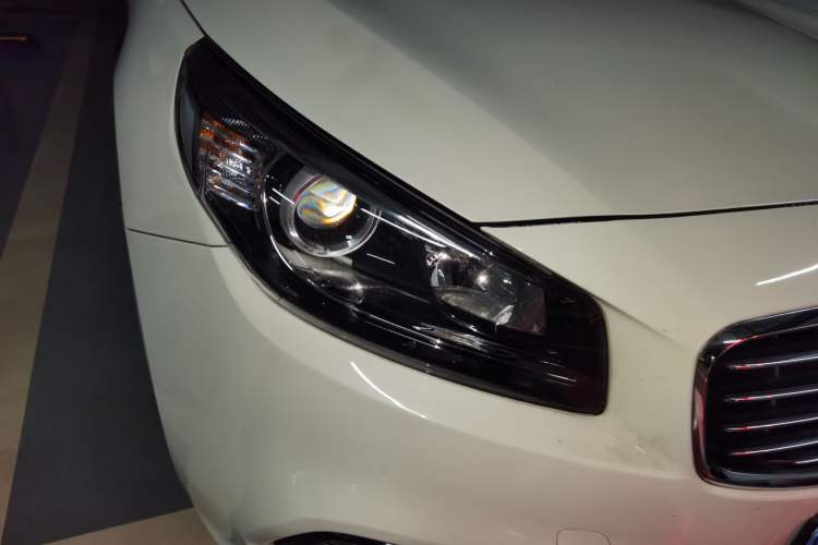 Used Kia K4 2014 1.8L Automatic DLX Right Front Headlight