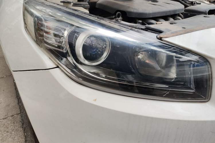 Used Kia K4 2014 1.8L Automatic DLX Right Front Headlight