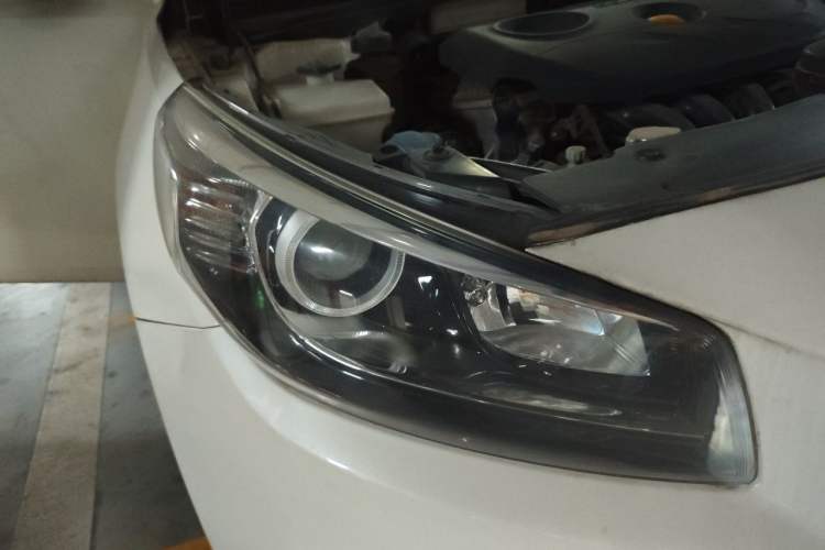 Used Kia K4 2014 1.8L Automatic GLS Right Front Headlight