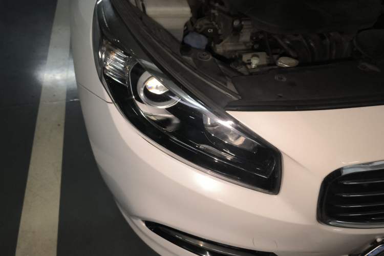 Used Kia K4 2014 1.8L Automatic GLS Right Front Headlight