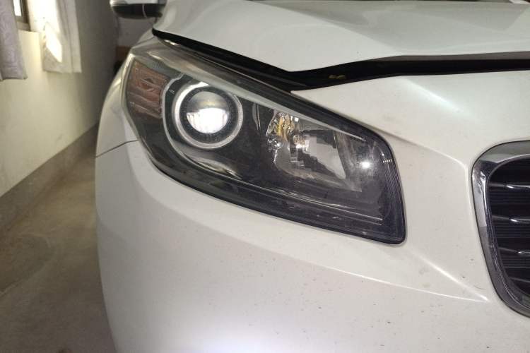 Used Kia K4 2014 1.8L Automatic DLX Right Front Headlight