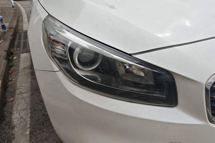 Used Kia K4 2014 1.8L Automatic DLX Right Front Headlight