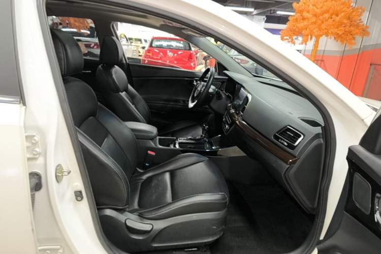 Used Kia K4 2014 1.8L Automatic GLS Right Front Seat