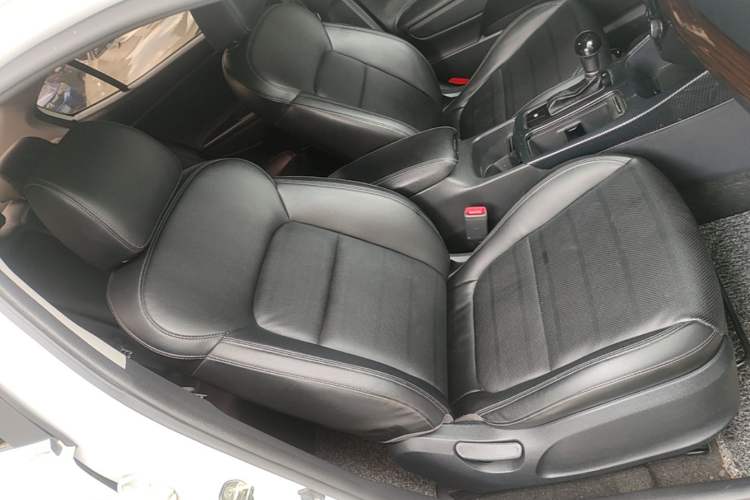 Used Kia K4 2014 1.8L Automatic GLS Right Front Seat