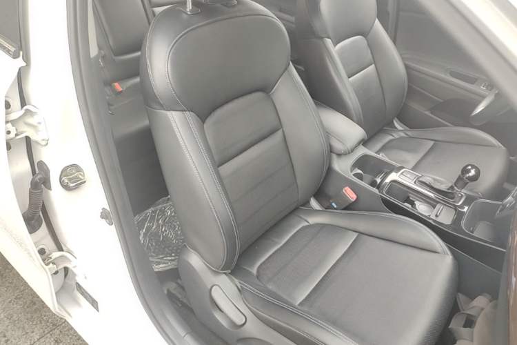Used Kia K4 2014 1.8L Automatic GLS Right Front Seat