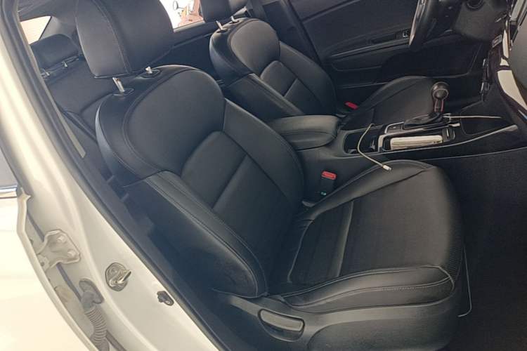 Used Kia K4 2014 1.8L Automatic GLS Right Front Seat