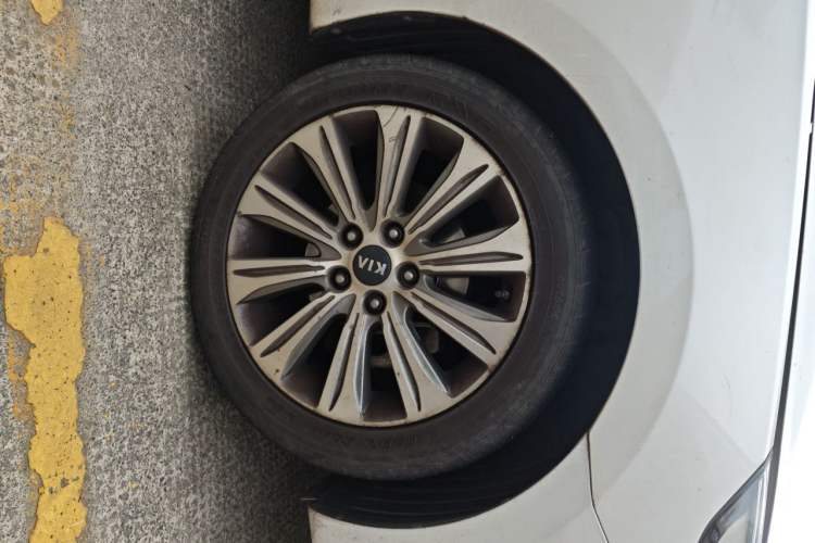 Used Kia K4 2014 1.8L Automatic DLX Right Front Wheel Hub