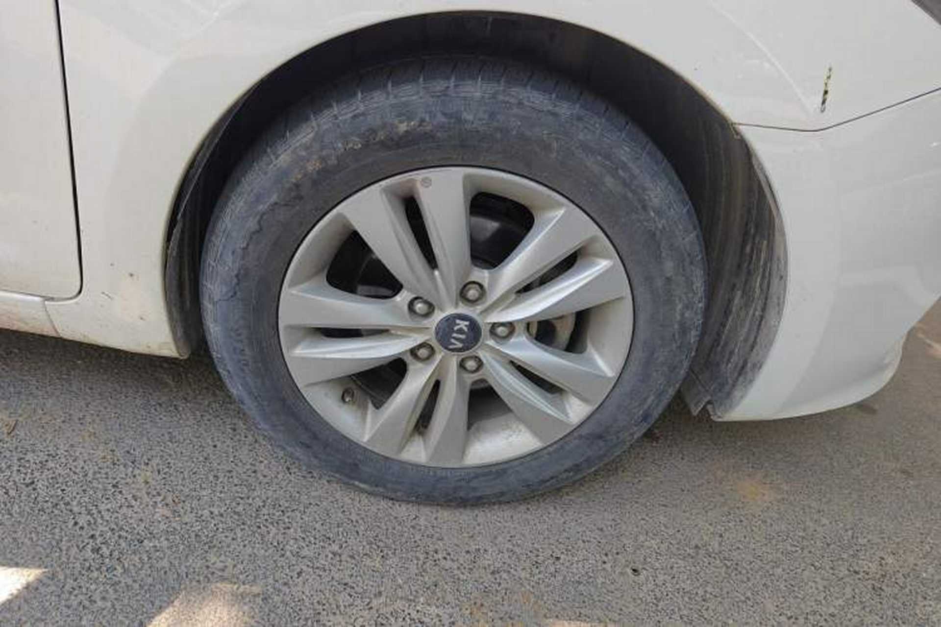 Used Kia K4 2014 1.8L Automatic GLS Right Front Wheel Hub