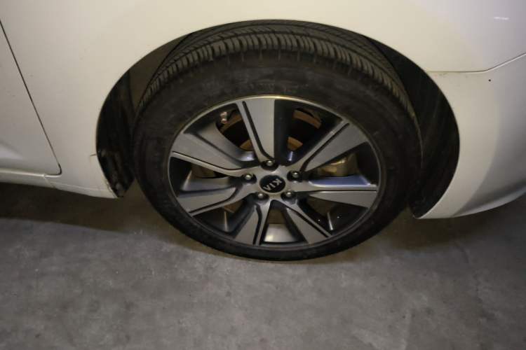 Used Kia K4 2014 1.6T Automatic Turbo Right Front Wheel Hub