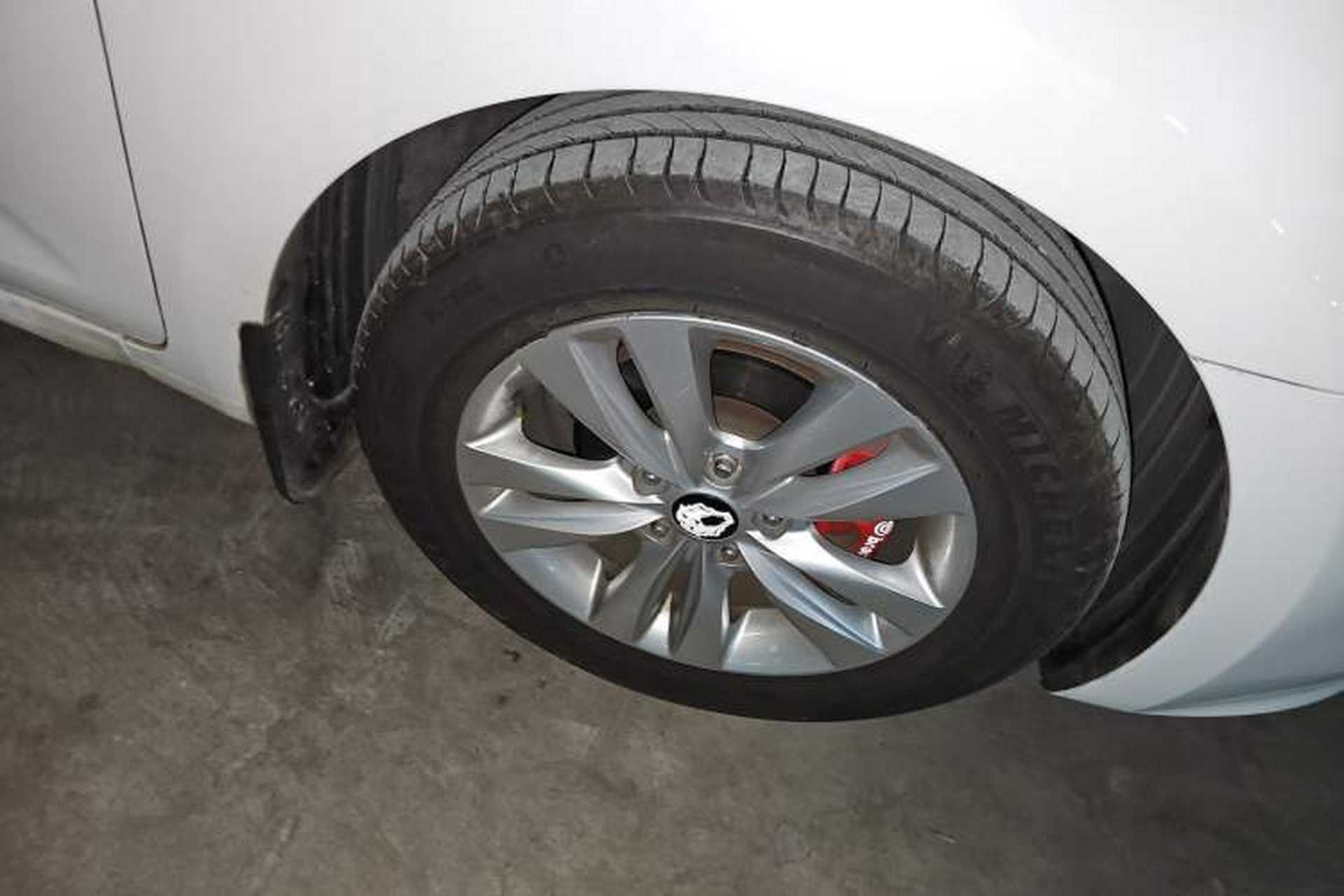 Used Kia K4 2014 1.8L Automatic GLS Right Front Wheel Hub