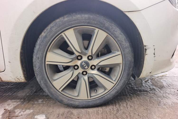 Used Kia K4 2014 1.6T Automatic Turbo Right Front Wheel Hub