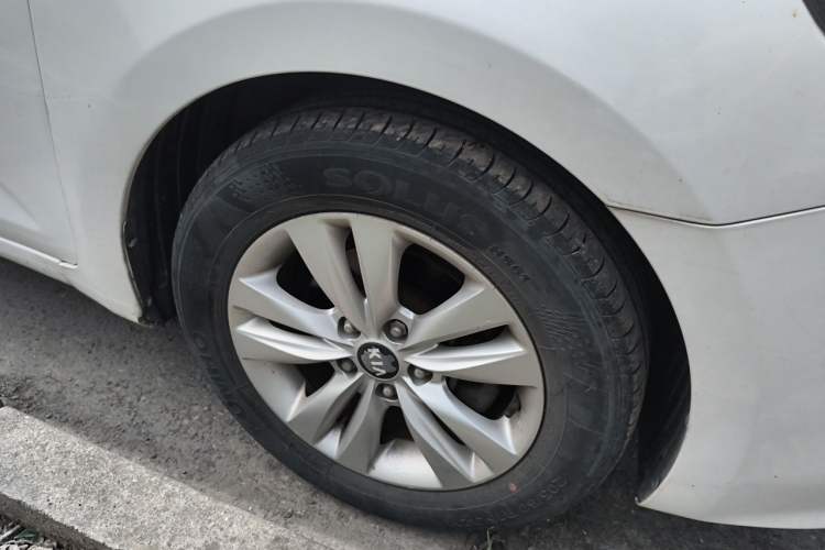 Used Kia K4 2014 1.8L Manual GL Right Front Wheel Hub