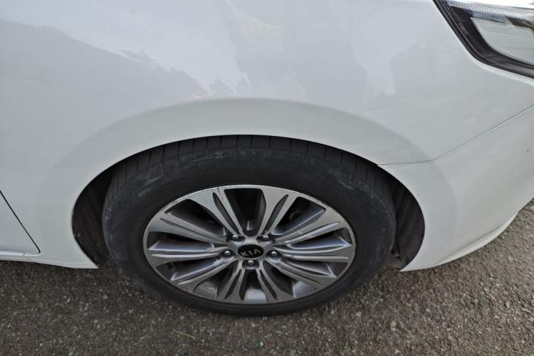 Used Kia K4 2014 1.8L Automatic DLX Right Front Wheel Hub