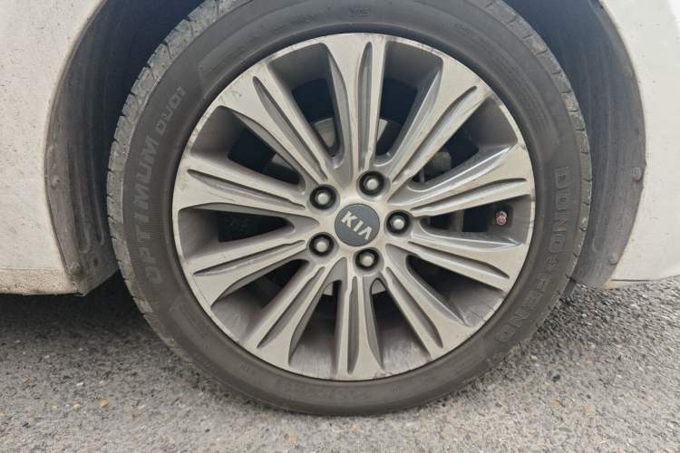 Used Kia K4 2014 1.8L Automatic DLX Right Front Wheel Hub