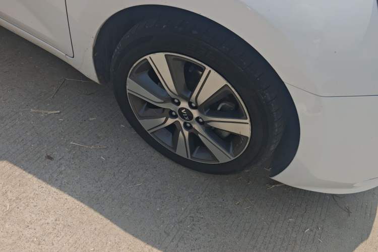 Used Kia K4 2014 1.6T Automatic Turbo Right Front Wheel Hub