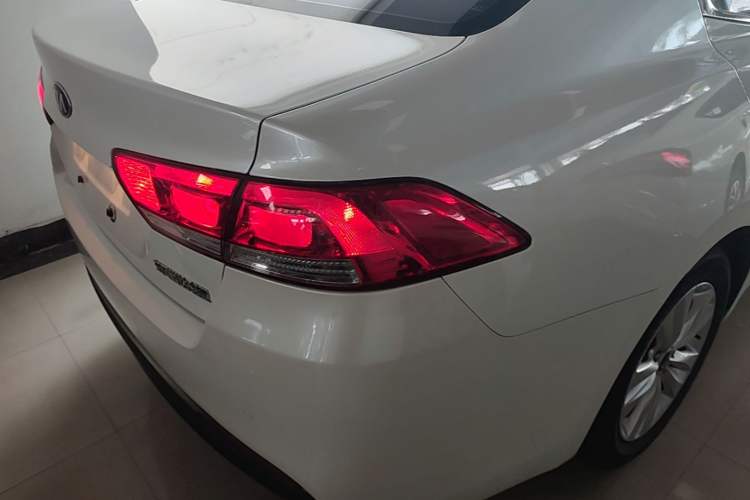 Used Kia K4 2014 1.8L Automatic GLS Right Rear Taillight