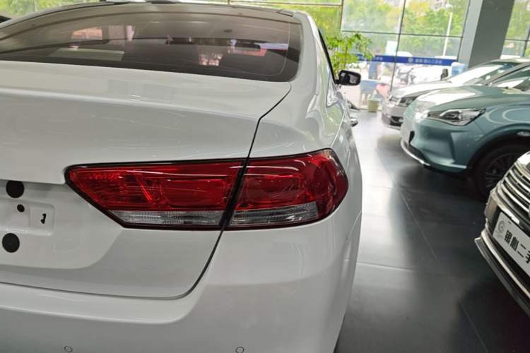Used Kia K4 2014 1.8L Automatic GLS Right Rear Taillight