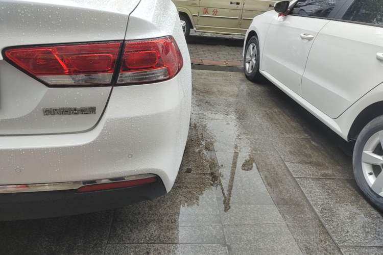 Used Kia K4 2014 1.8L Automatic GLS Right Rear Taillight