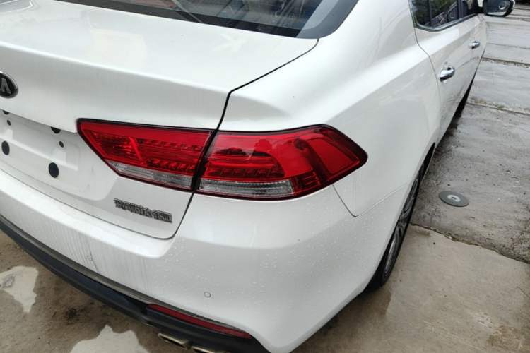 Used Kia K4 2014 1.8L Automatic DLX Right Rear Taillight
