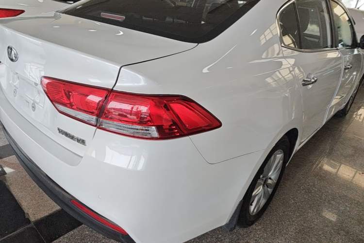 Used Kia K4 2014 1.8L Automatic GLS Right Rear Taillight