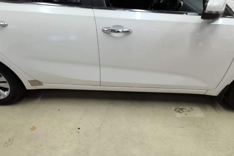 Used Kia K4 2014 1.8L Automatic GLS Right Side Sill