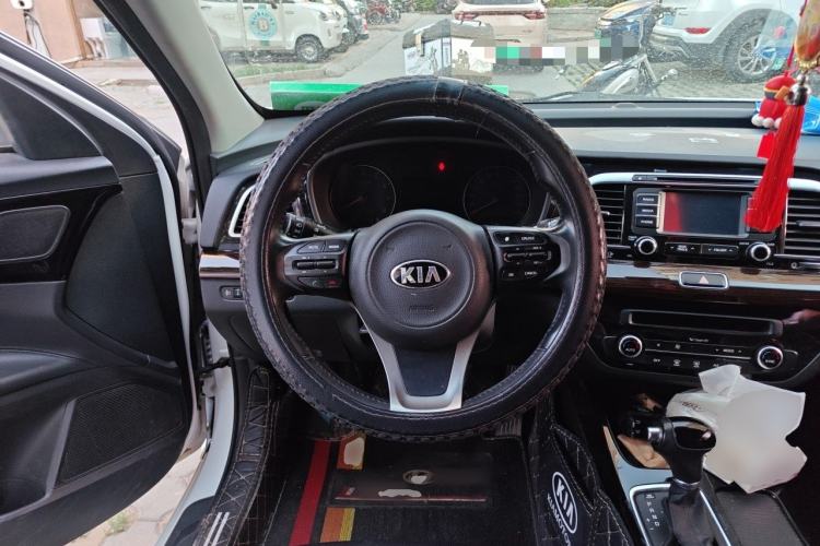 Used Kia K4 2014 1.8L Automatic DLX Steering Wheel