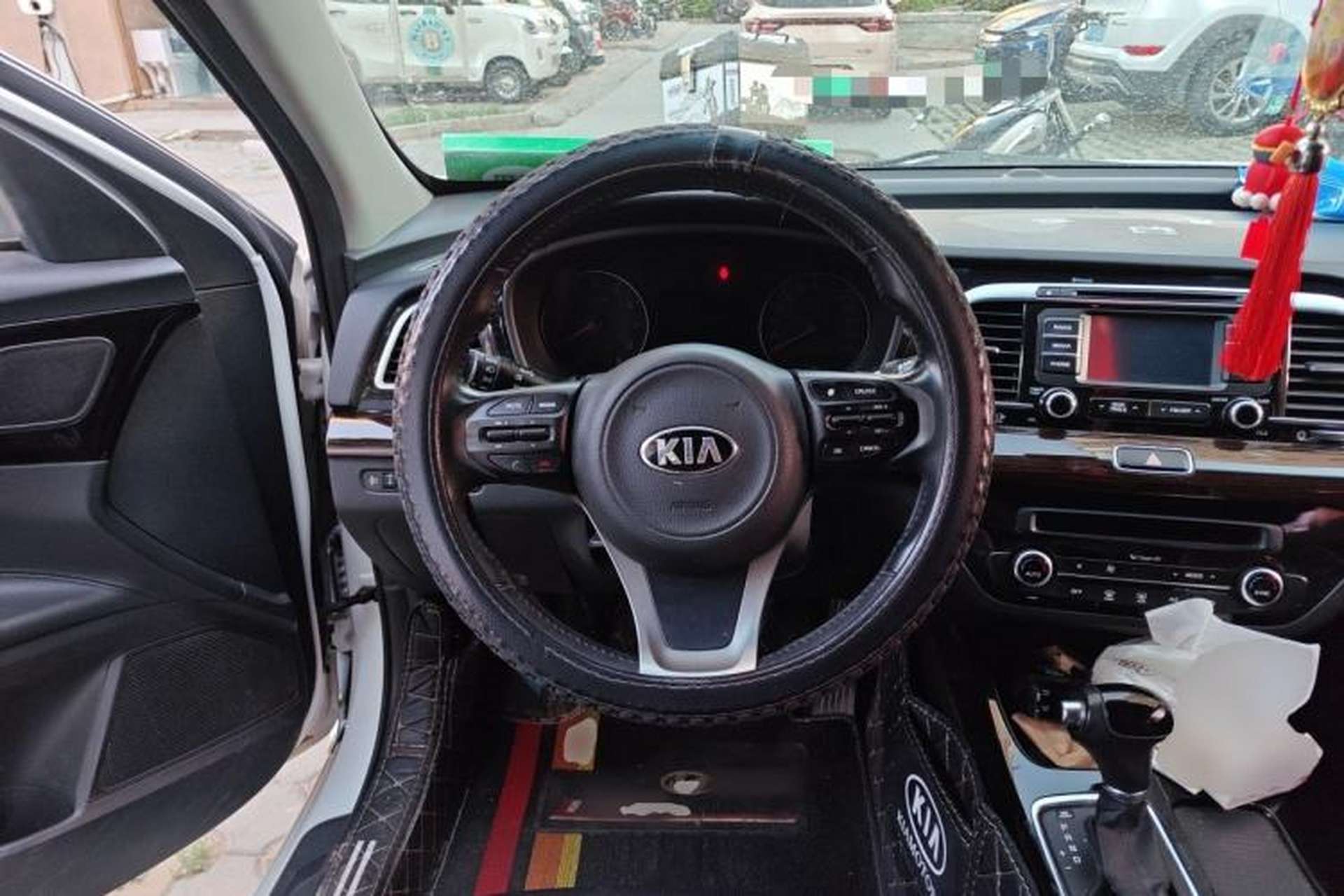 Used Kia K4 2014 1.8L Automatic DLX Steering Wheel