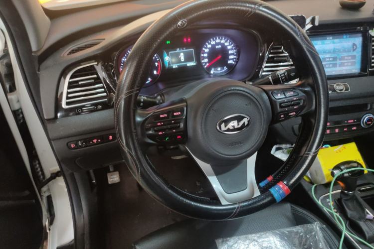 Used Kia K4 2014 1.8L Automatic DLX Steering Wheel