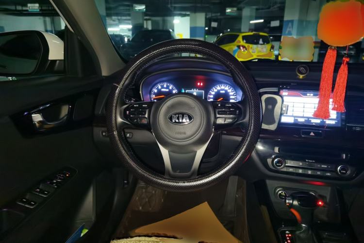 Used Kia K4 2014 1.8L Automatic DLX Steering Wheel