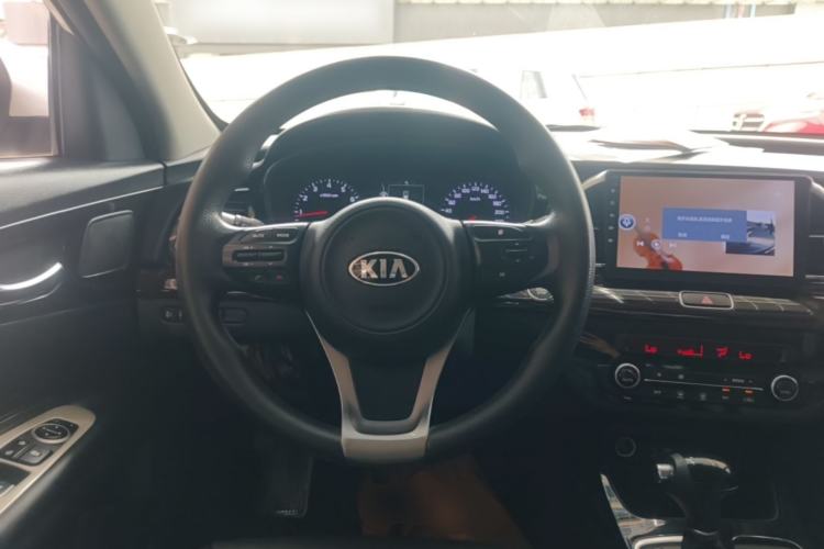 Used Kia K4 2014 1.8L Automatic GLS Steering Wheel