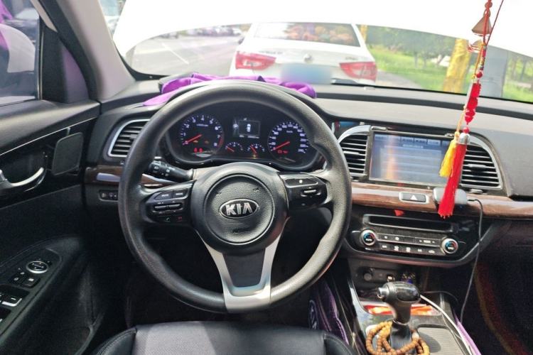 Used Kia K4 2014 1.8L Automatic GLS Steering Wheel