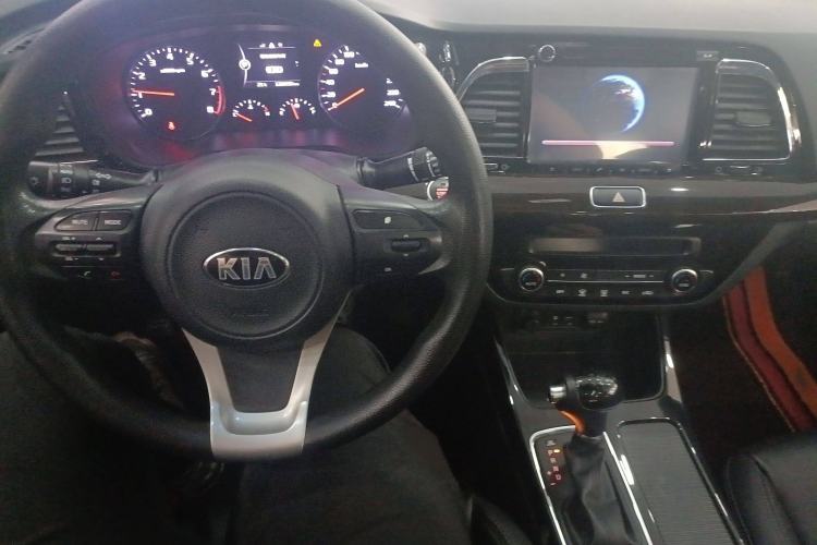 Used Kia K4 2014 1.8L Automatic GLS Steering Wheel