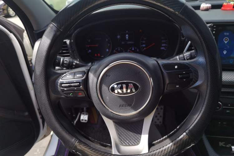 Used Kia K4 2014 1.8L Automatic GLS Steering Wheel