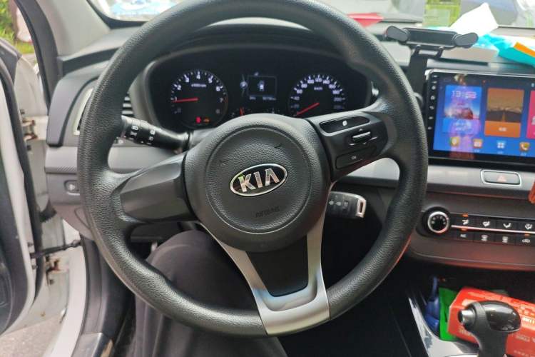 Used Kia K4 2014 1.8L Automatic GL Steering Wheel